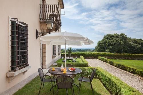 Apartment Castello with Pool Hotel in Colà