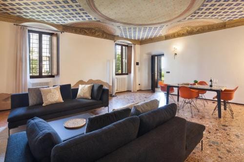 Apartment Castello with Pool Hotel in Colà