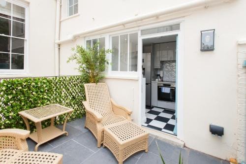 Town centre luxury in 21A, 21B and 21C Montpellier Terrace available separately or together, amazing Hotel in Cheltenham