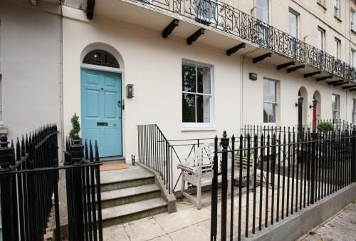 Town centre luxury in 21A, 21B and 21C Montpellier Terrace available separately or together, amazing Hotel in Cheltenham
