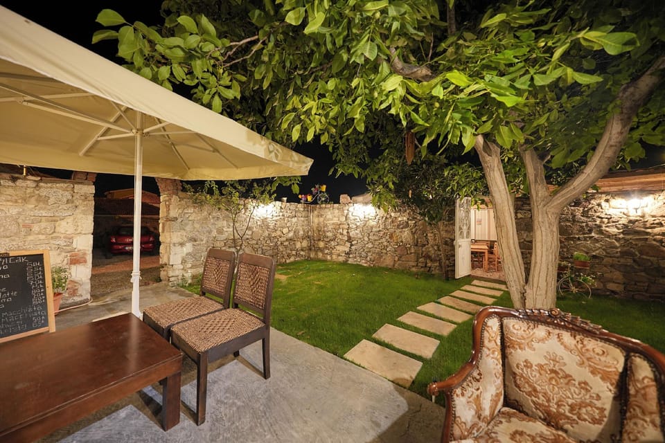 Tetka Konukevi Hotel in İzmir Province