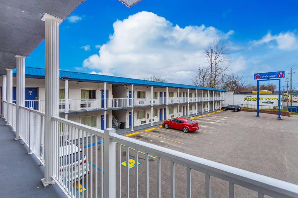 Motel 6 Huntington, WV Hotel in Huntington