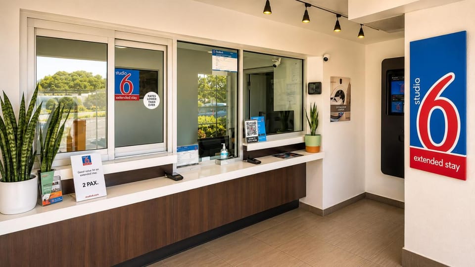 Studio 6  San Antonio, TX - Lackland AFB Hotel in San Antonio