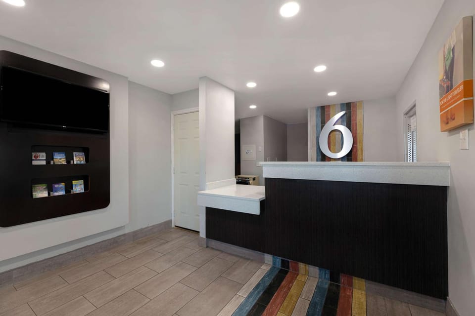 Motel 6 San Antonio, TX - West SeaWorld Hotel in San Antonio