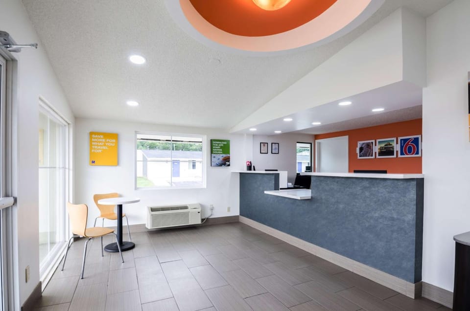 Motel 6 Troutville, VA Hotel in Virginia