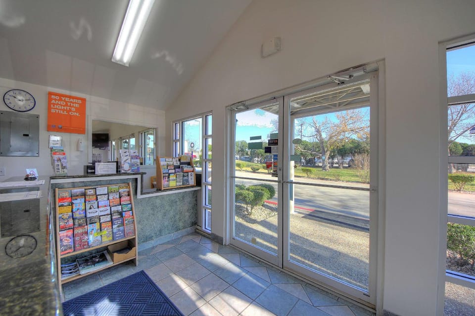 Motel 6 Kerrville, TX Hotel in Kerrville