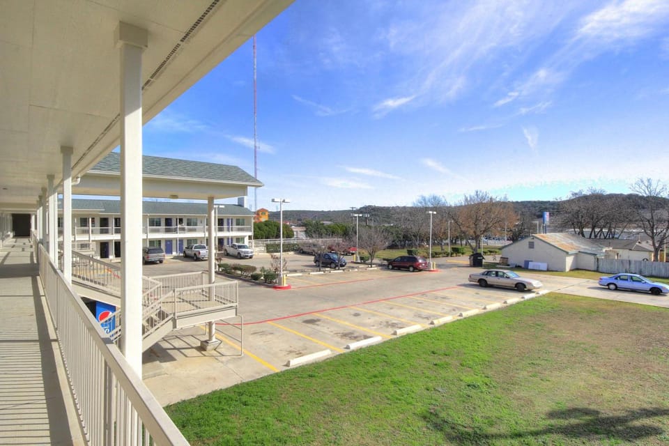 Motel 6 Kerrville, TX Hotel in Kerrville