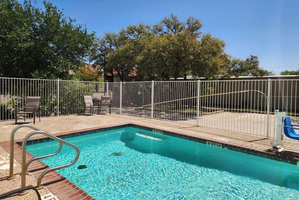 Motel 6 San Antonio, TX - Airport Hotel in San Antonio