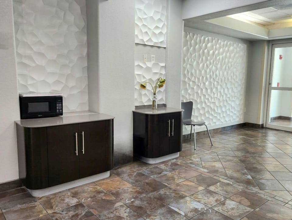 Motel 6 San Antonio, TX - Airport Hotel in San Antonio