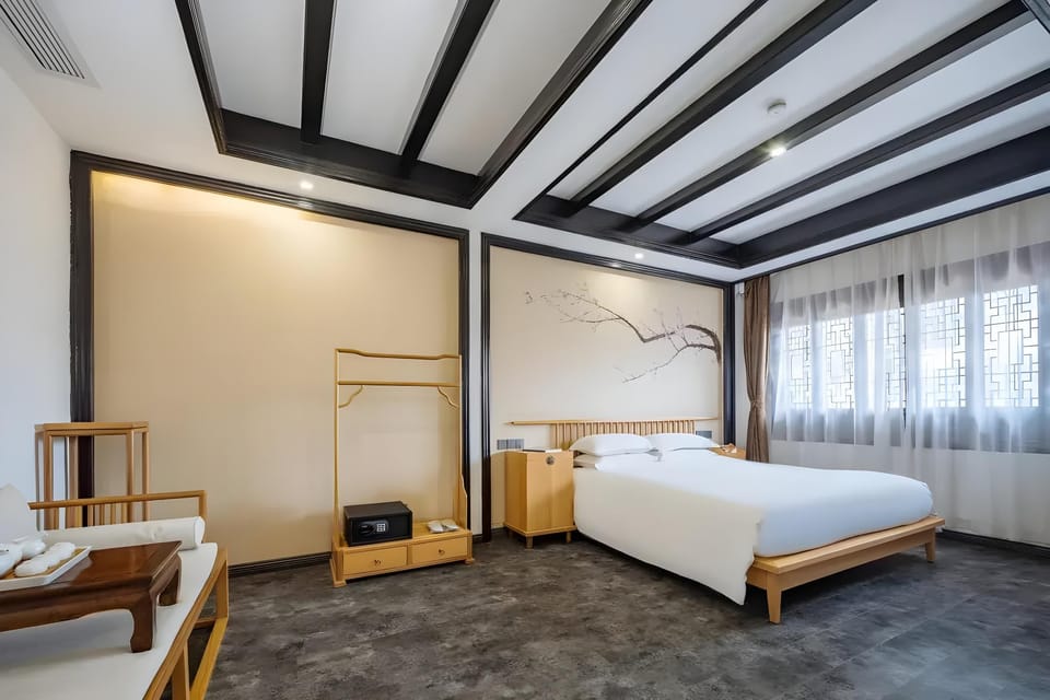 Floral Hotel Tongli Ancient Town Yiyuan Garden Inn Hotel in Suzhou
