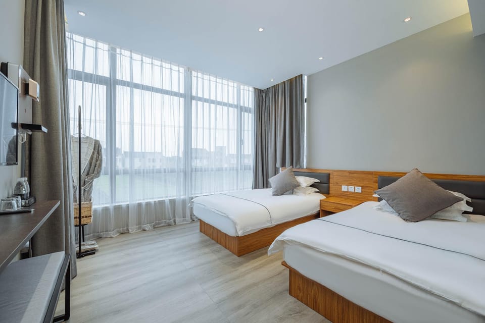 Floral Hotel Shanghai Wuyu Suyue Homestay Haichang Ocean Park Hotel in Shanghai