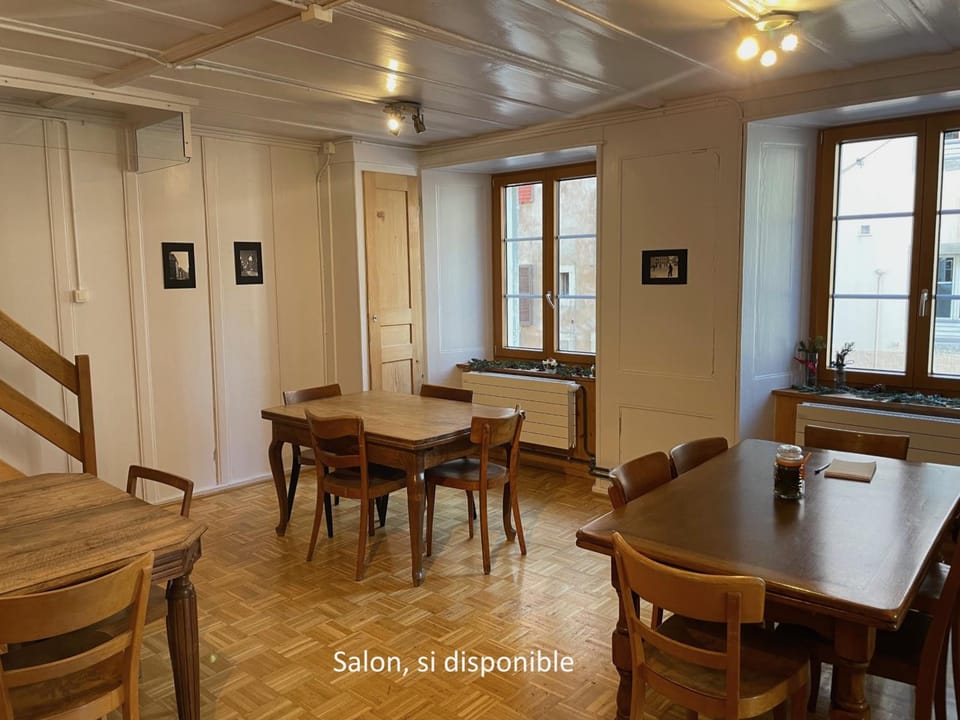 Maison La Coquille Hostel in Neuchâtel, Switzerland
