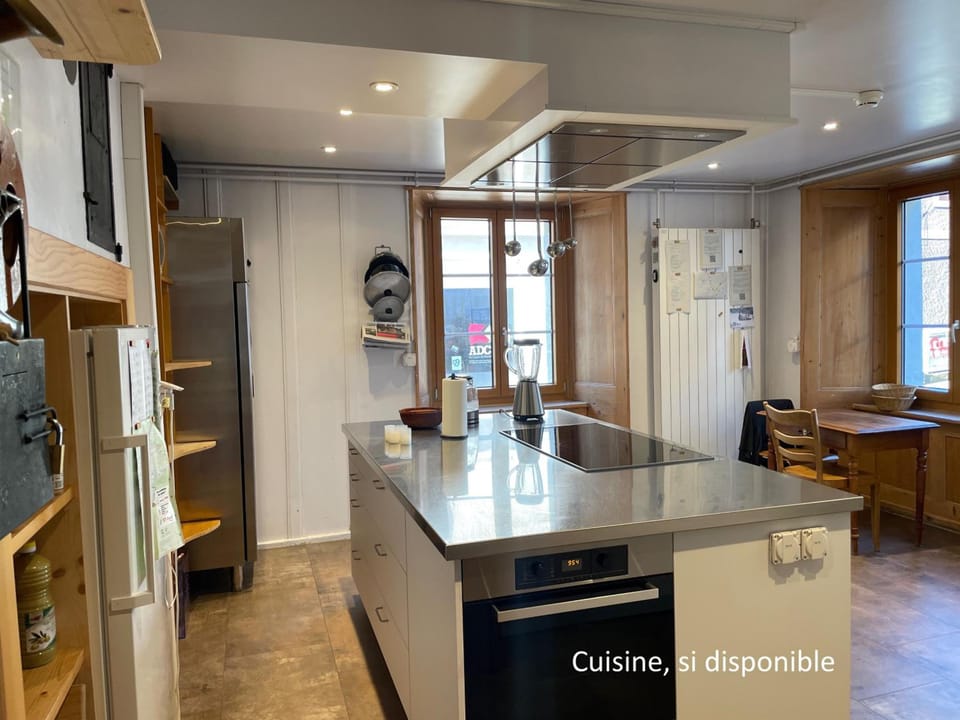 Maison La Coquille Hostel in Neuchâtel, Switzerland