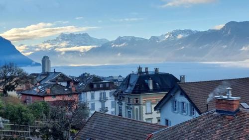 Room with splendid lake view in Montreux city center Hotel in Montreux