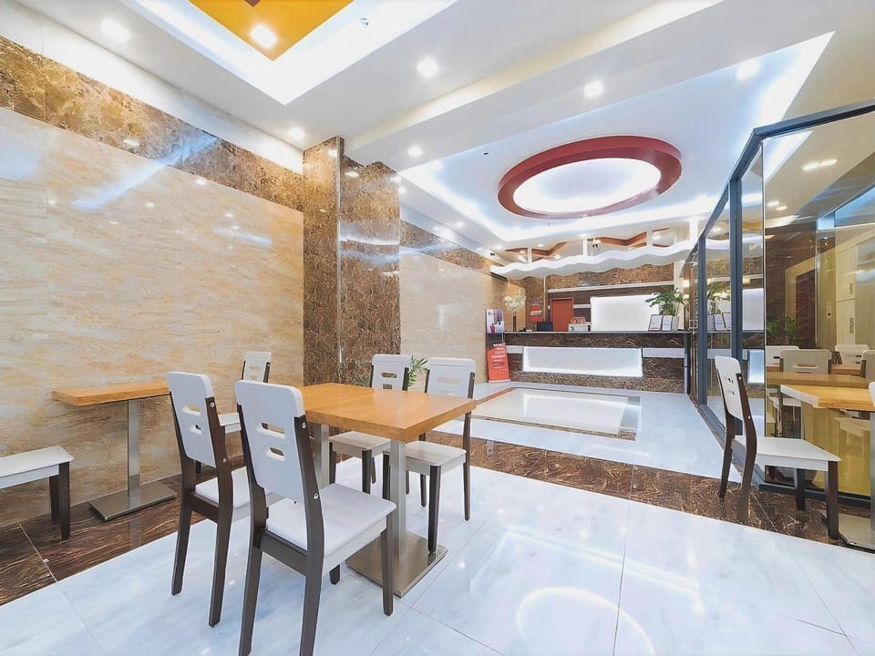 RedDoorz Plus @ Winter Benitez Hotel in Quezon City