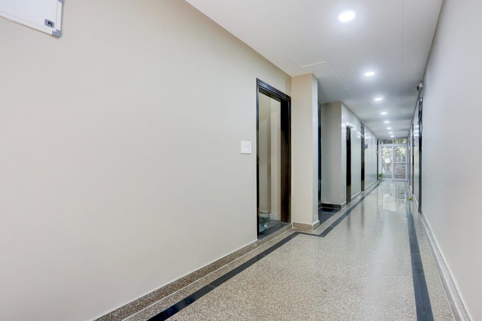 Hotel O The Escape Studio Hotel in New Delhi