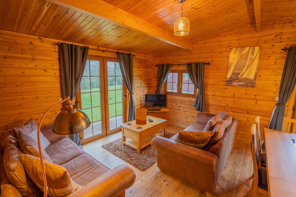 Wall Eden Farm - Luxury Log Cabins and Glamping Lodge in Sedgemoor