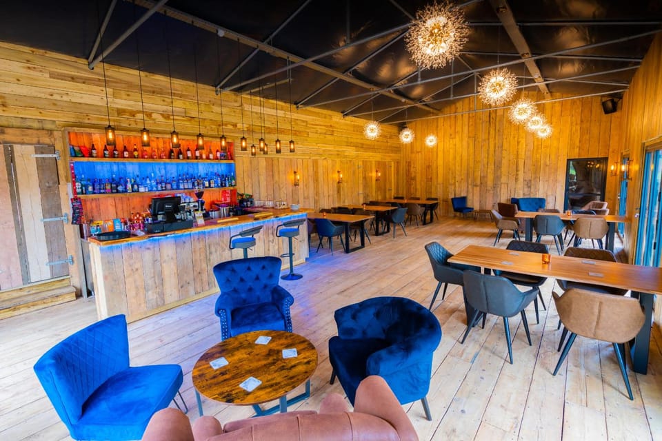 Wall Eden Farm - Luxury Log Cabins and Glamping Lodge in Sedgemoor