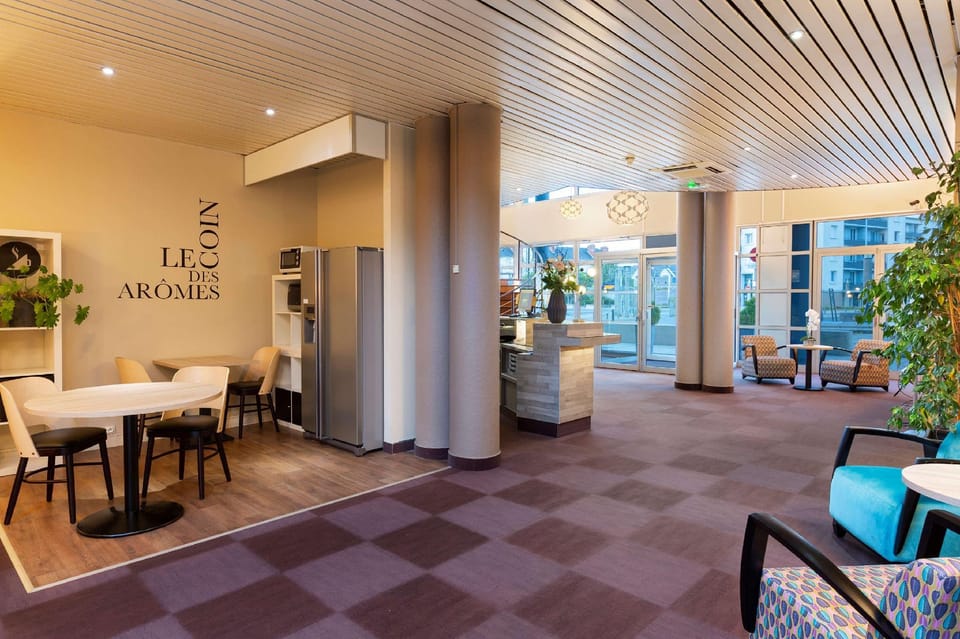 Kyriad Tours - St Pierre des Corps - Gare Hotel in Tours