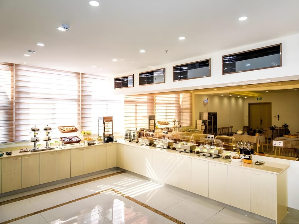 GreenTree Inn Jingjiang Xinjian Road Decheng Plaza Hotel in Suzhou