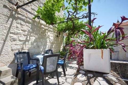 Rooms Antonio Hotel in Trogir