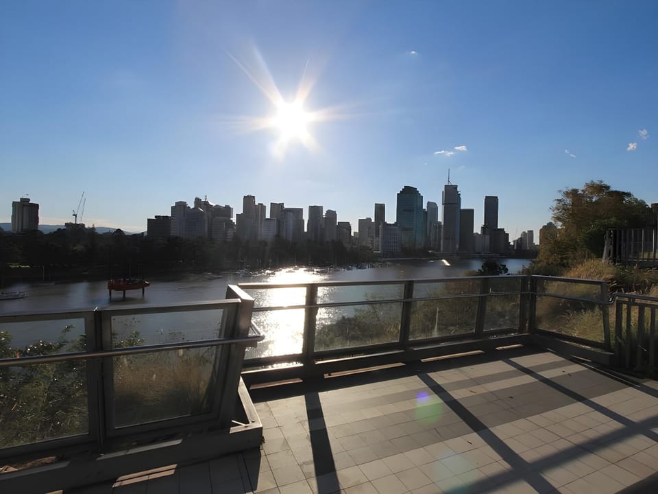 The Cliff House - Motel Motel in Kangaroo Point