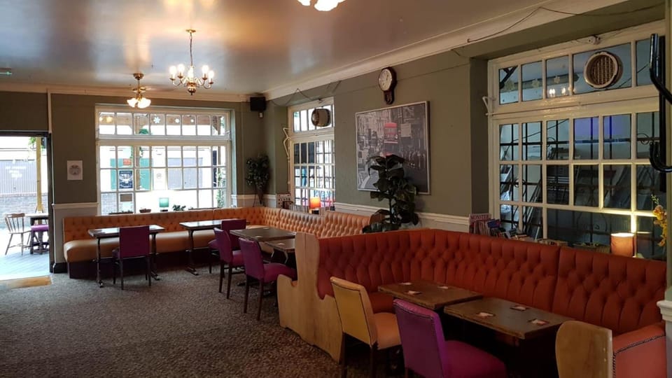 The Hour Glass Hotel Inn in London Borough of Southwark