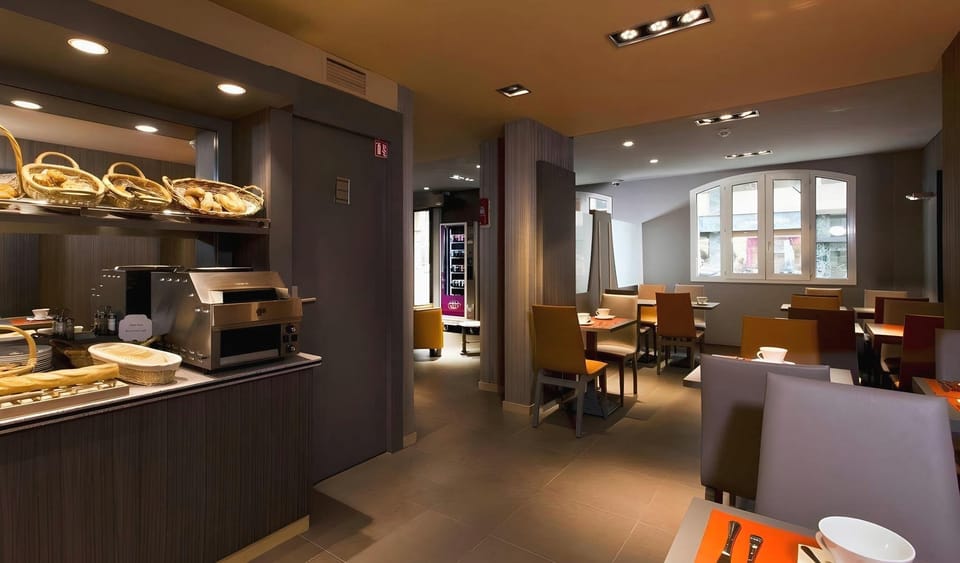 Beaugrenelle Saint Charles Tour Eiffel Hotel in Paris