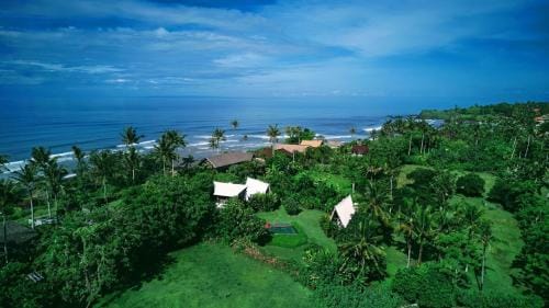 Beachfields Bungalows Hotel in West Selemadeg