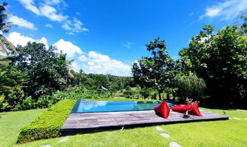 Beachfields Bungalows Hotel in West Selemadeg