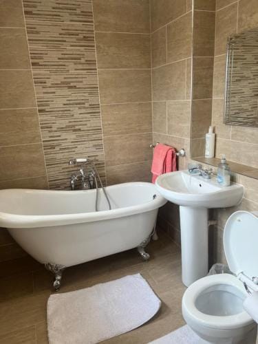 House of Nico Corby Hotel in Corby