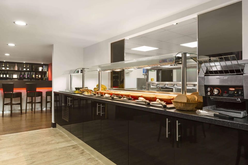 Ramada by Wyndham Oxford Hotel in South Oxfordshire District