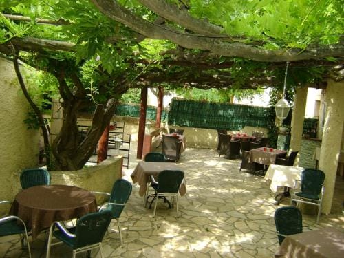 Le H de SERNHAC Inn in Provence-Alpes-Côte d'Azur