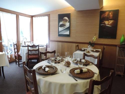 Auberge Saint Fleuret Hotel in Auvergne-Rhône-Alpes