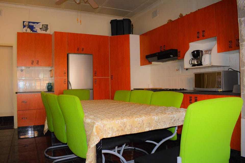 Yaseens B&B Bed and Breakfast in KwaZulu-Natal