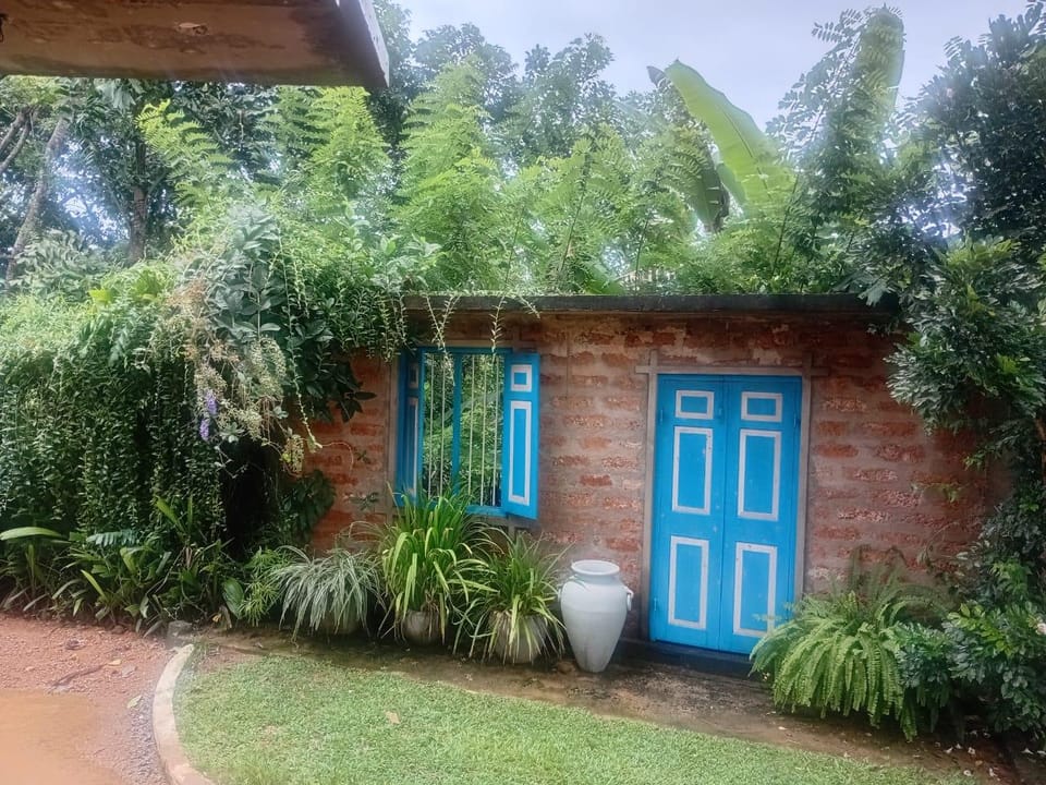 Velapura River Garden Hotel in Wadduwa