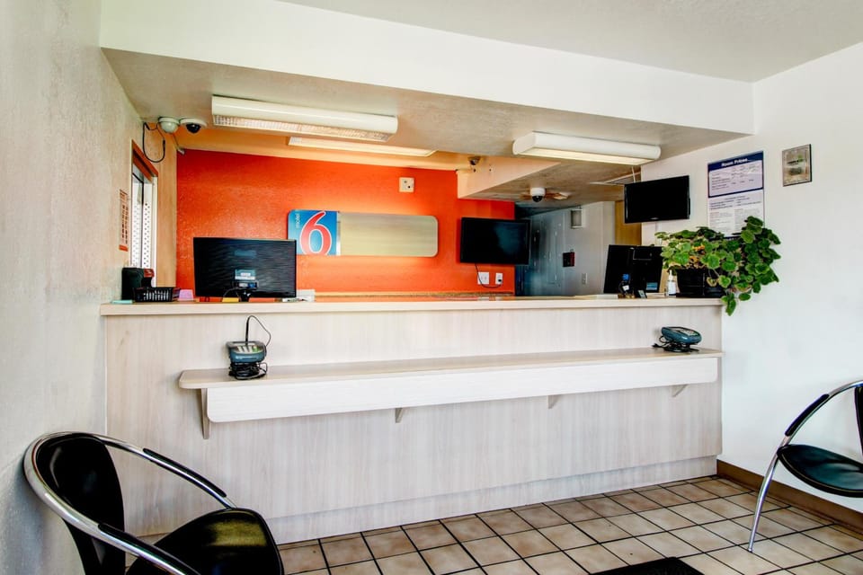 Motel 6 Denver, CO - Airport Hotel in Montbello