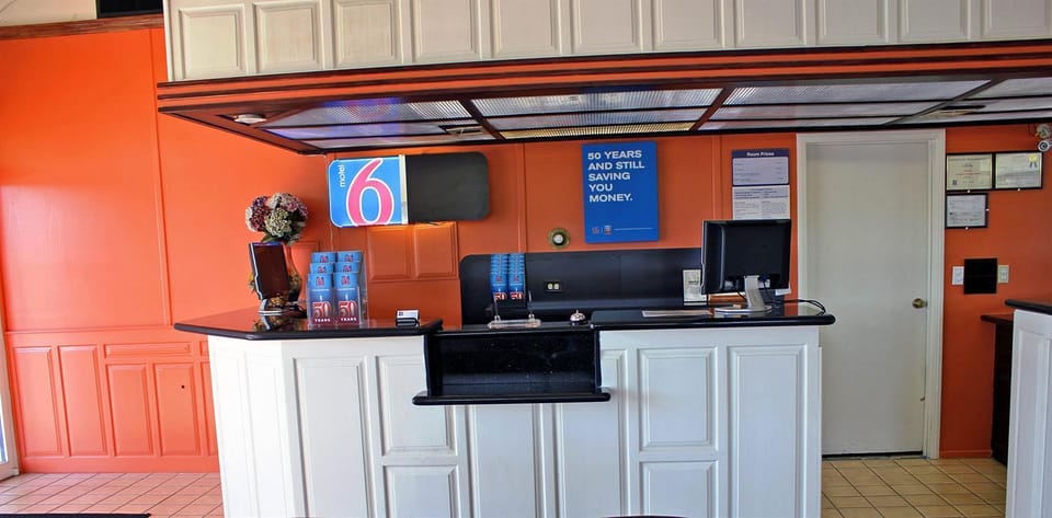 Motel 6 Sallisaw, OK Hotel in Ozark Mountains