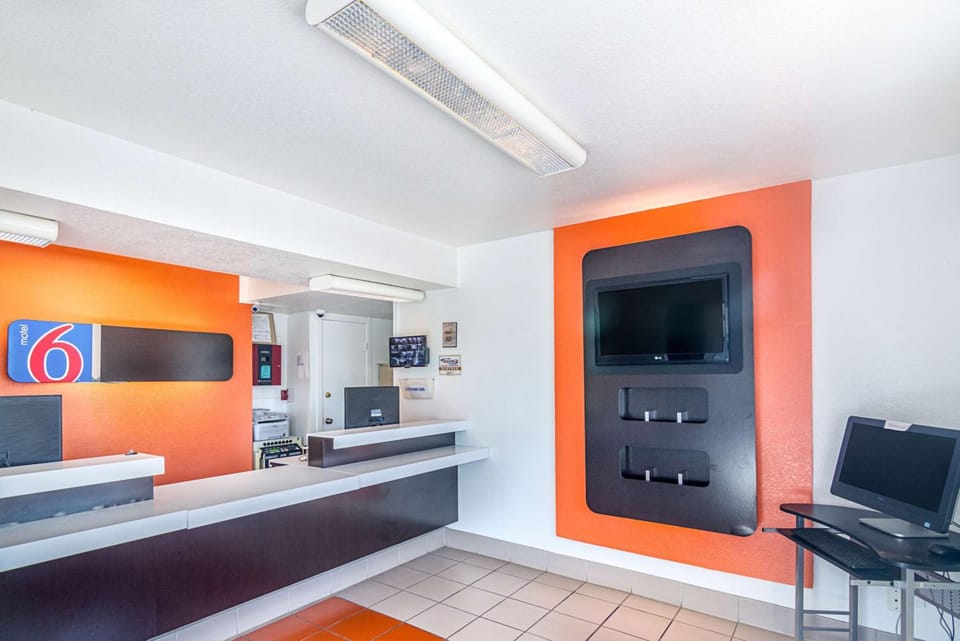 Shared lounge/TV area
