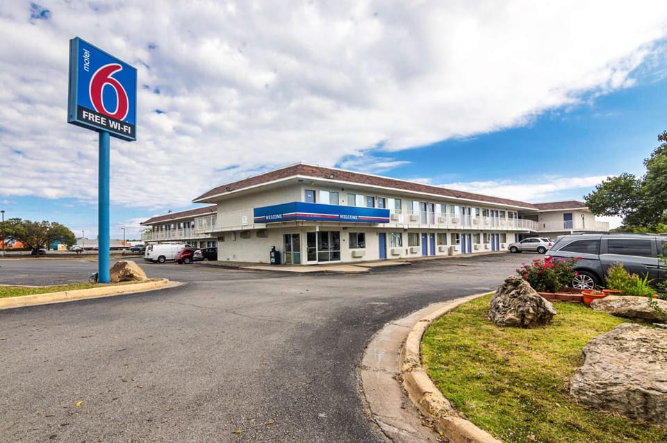 Motel 6 Ardmore, OK Hotel in Ardmore