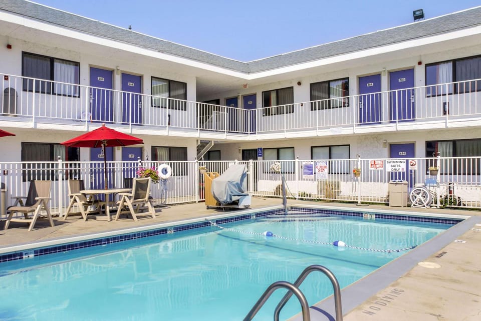 Motel 6 Medford, OR Hotel in Medford