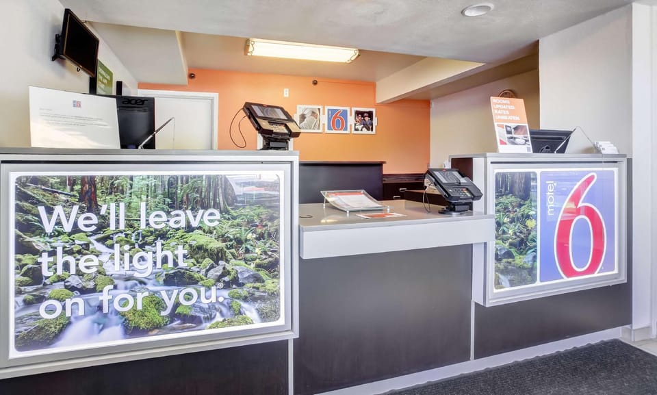 Motel 6 Medford, OR Hotel in Medford