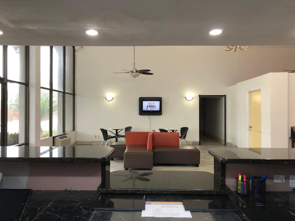 Motel 6 Daytona Beach, FL - Speedway Hotel in Florida