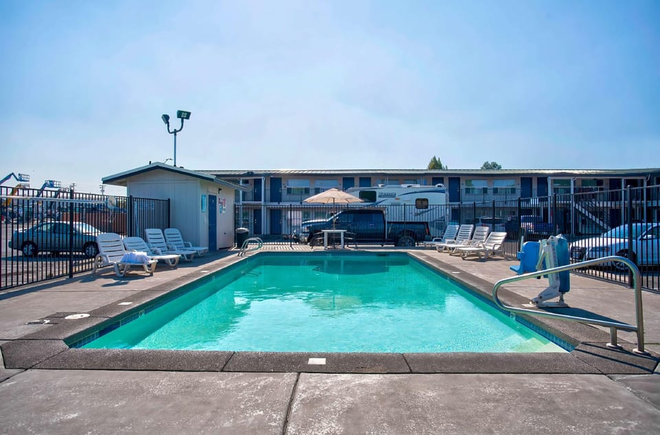 Motel 6 Bend, OR Hotel in Bend