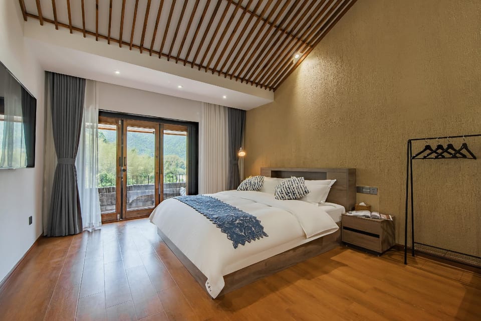 Hualu·Yuejian  Parent-child Villa Hotel in Hangzhou