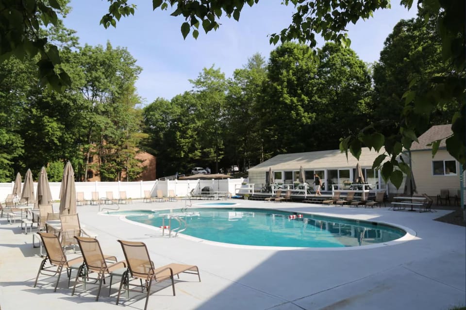 Cold Spring Resort Hotel in Ashland
