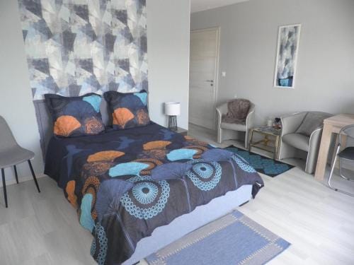 Grande chambre a louer Hotel in Switzerland
