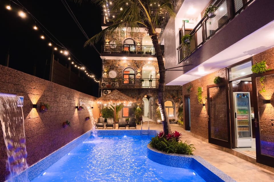 Swimming pool