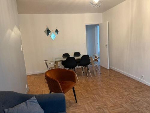 Appartement proche gare et Aja Hotel in Bourgogne-Franche-Comté