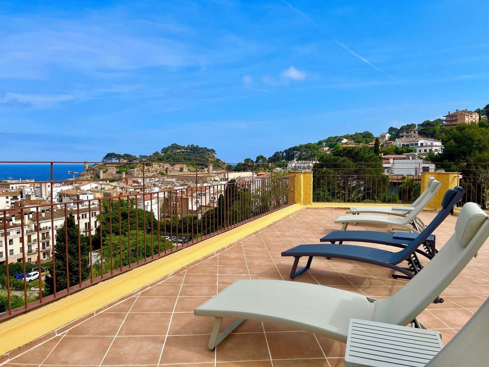 Feelathome Vil-la Romana Apartment hotel in Tossa de Mar